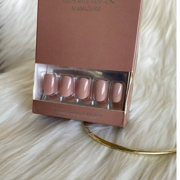 Red Aspen Nail Dashes- Marciamallow (light brown short, square nails) - Picture 2 of 3